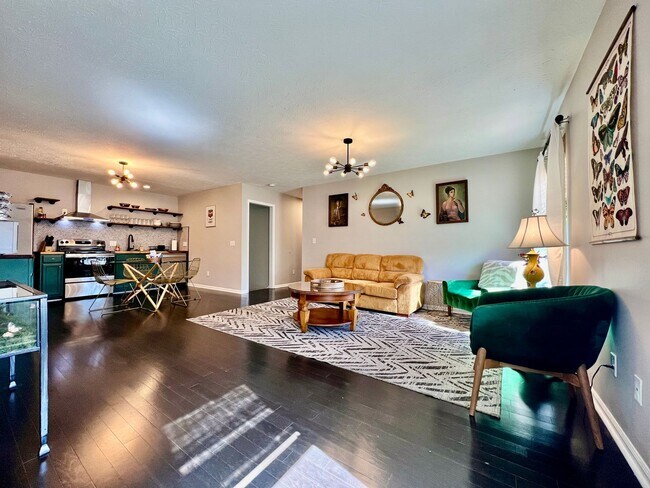 Foto del edificio - Fully Furnished Home with great location