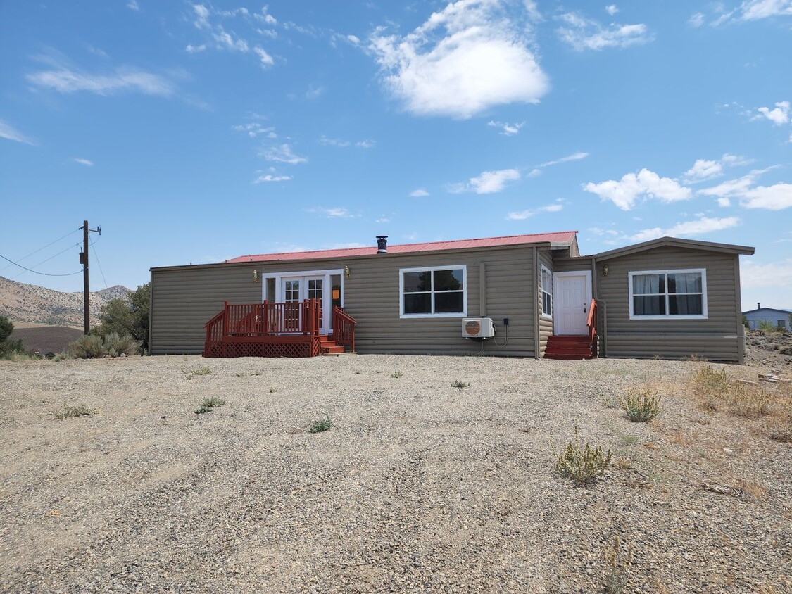 Primary Photo - Large manufactured home in Topaz Ranch Est...