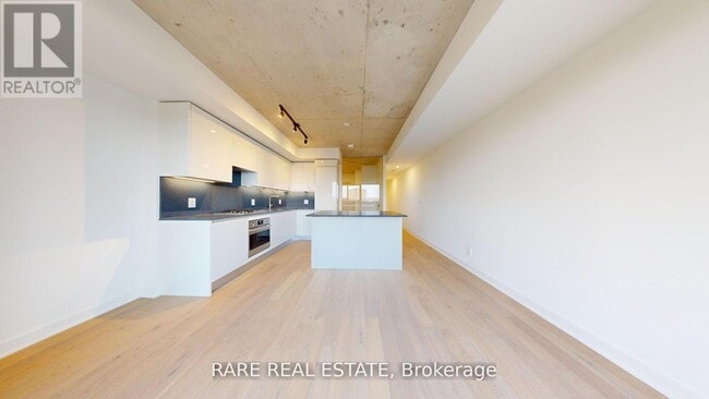 Building Photo - 2720 Dundas St W