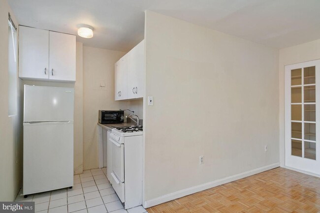 Building Photo - 1121 Arlington Blvd