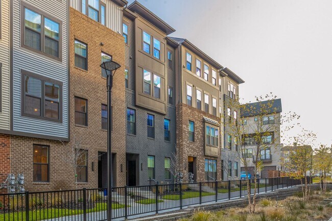 Building Photo - 2332 Water Promenade Ave