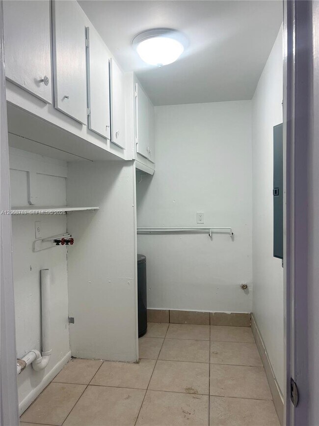 Foto del edificio - 1244 NW 32nd Pl