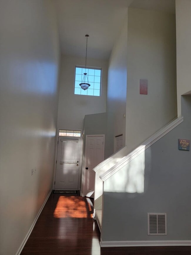 Building Photo - 2392 Sunrise Ct