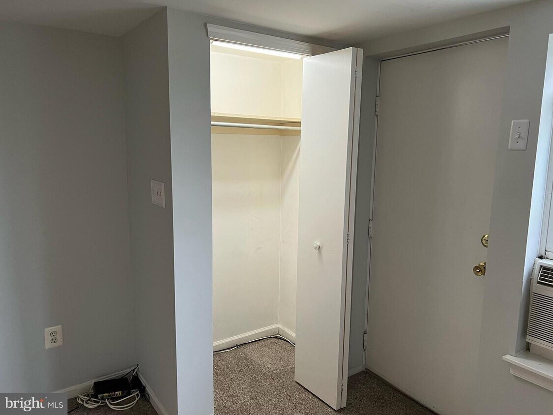 2056 Jenkintown Rd, Glenside, PA 19038 Room for Rent in Glenside, PA