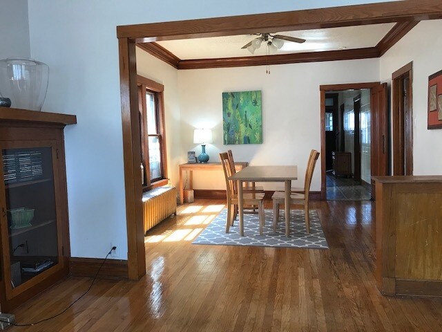 Foto del edificio - 2430 N Avers Ave