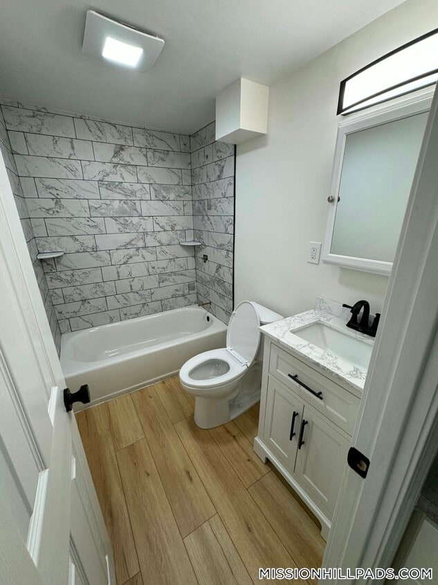 Building Photo - 892 Huntington Ave