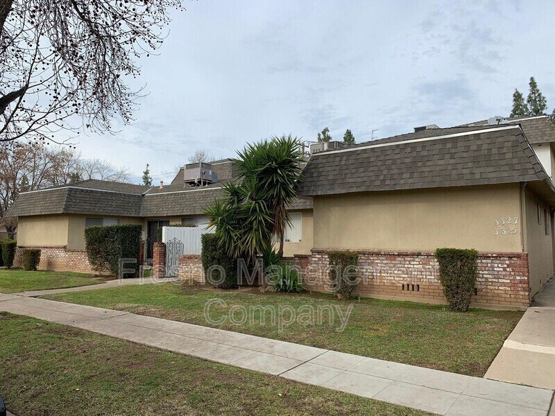 3327 E Sierra Madre Ave Unit B, Fresno, CA 93726 Condo for Rent in