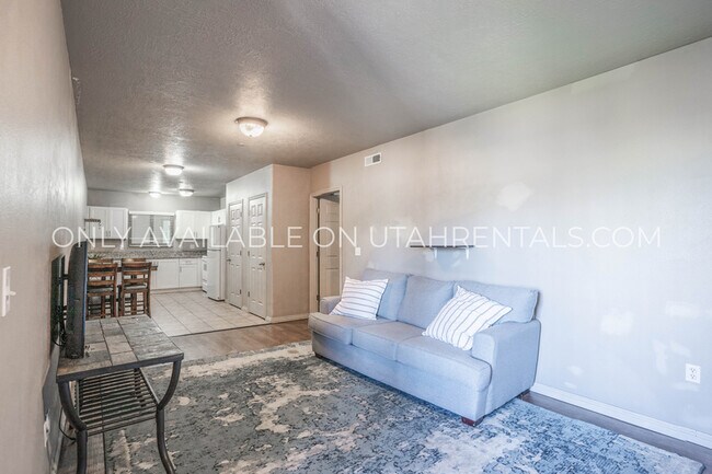 Foto del edificio - 884 E 700 N