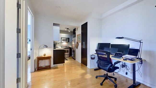 Building Photo - 1 bedroom in Long Island City NY 11101