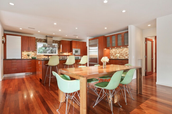 Building Photo - 217 Ashland Ave