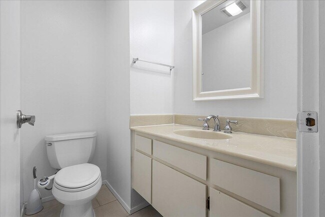 Building Photo - 1141 Verdemar Dr