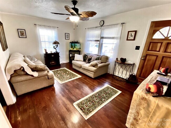 Building Photo - 3 Bedroom Single Family Home in Charlotte
