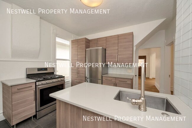 Photo - 873 E 300 S House