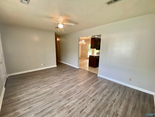 Building Photo - 14003 SW Wyandotte Dr