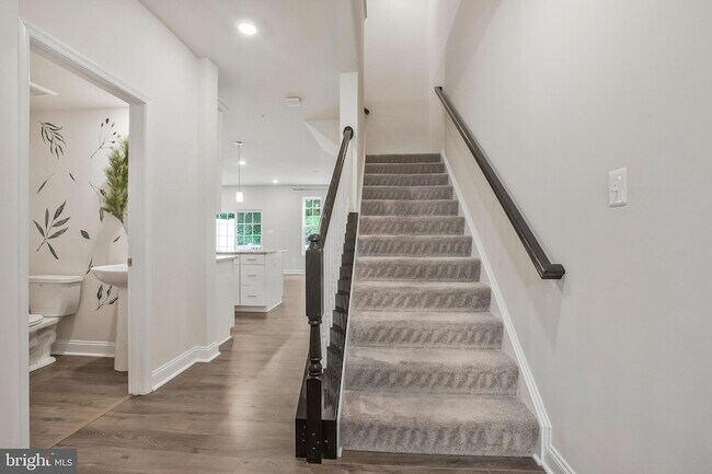 Foto del edificio - 2738 Lady Slipper Rd