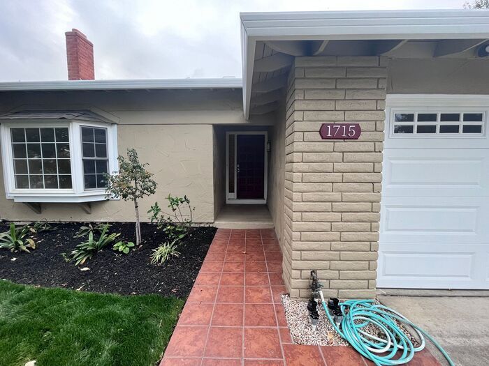 Foto principal - 1715-1714 Four Oaks Rd