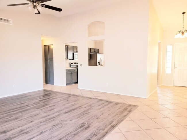 Building Photo - Mesa 3 bedroom home for rent!