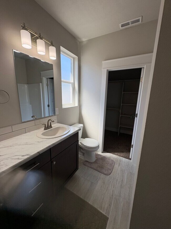Foto del edificio - Home for Rent in Quincy