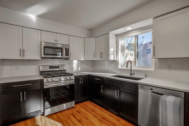 Building Photo - 3028 Plaza Blanca - Located in Park Plaza!...