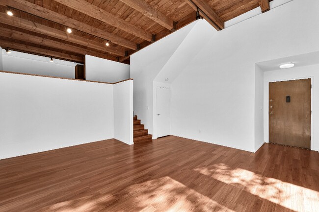 Foto del edificio - 2717 Griffith Park Blvd