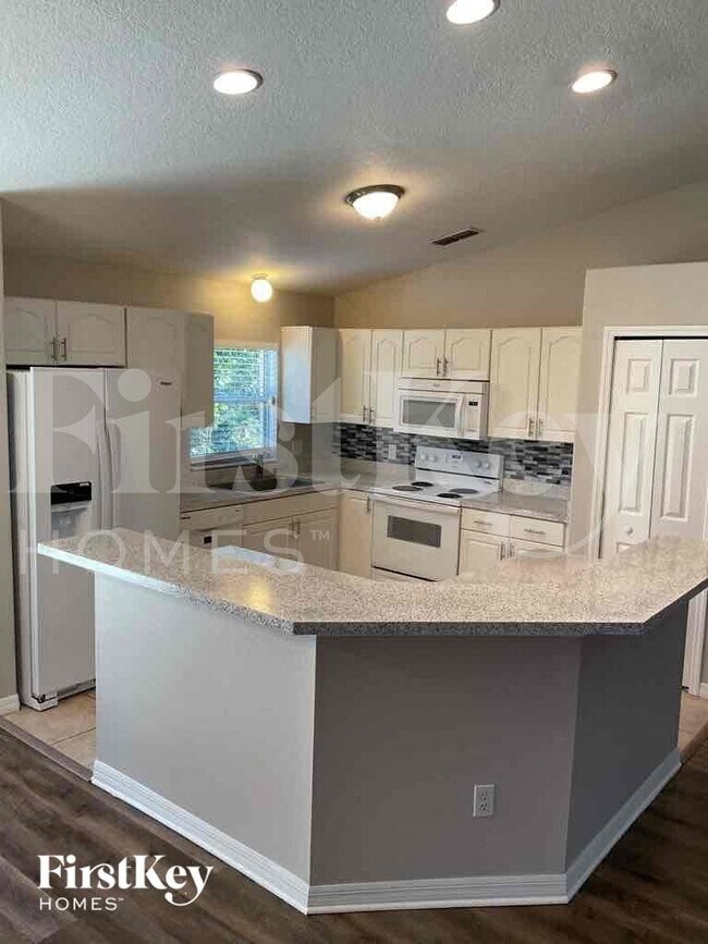 Foto del edificio - 739 N Midland Dr