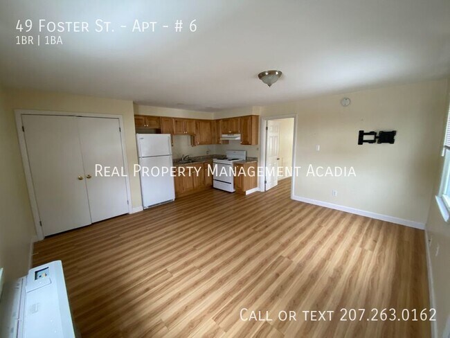 Building Photo - Ground Level 1 Bedroom Apartment - Ellsworth