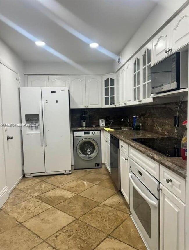 Building Photo - 6770 Indian Creek Dr