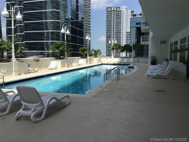 Foto del edificio - 1200 Brickell Bay Dr