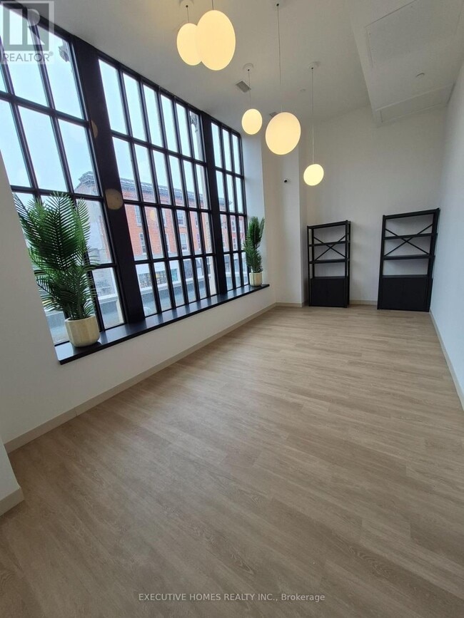 Building Photo - 233 Princess St