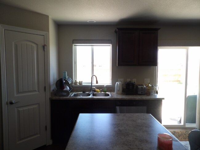 Building Photo - 10032 Castor Dr