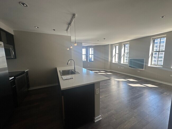 Foto del edificio - 175 N Franklin St