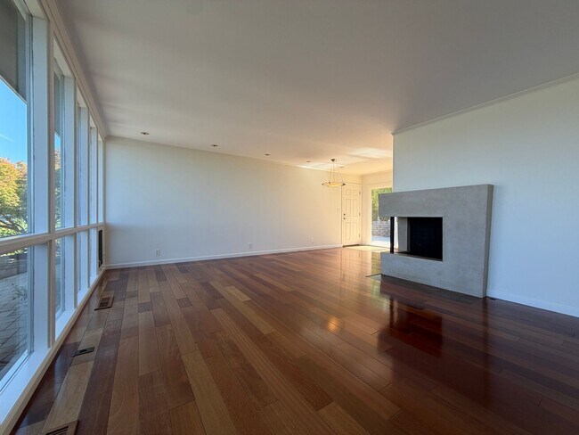 Foto del edificio - 800 Buckland Ave