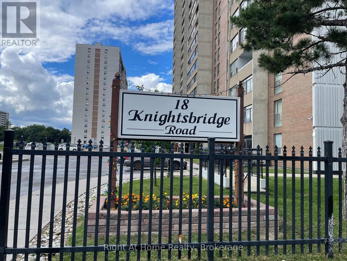 Primary Photo - 18-418 Knightsbridge Rd