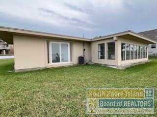 Building Photo - 606 N Shore Dr