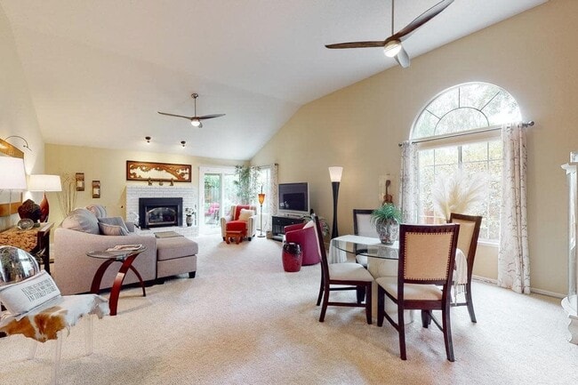 Building Photo - 2460 Stabler Ln