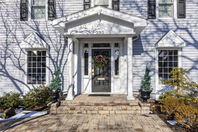 Foto del edificio - 230 San Gabriel Dr