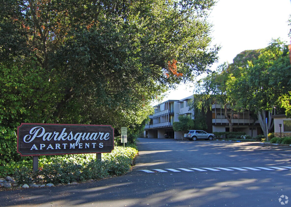 Primary Photo - Parksquare Apartments