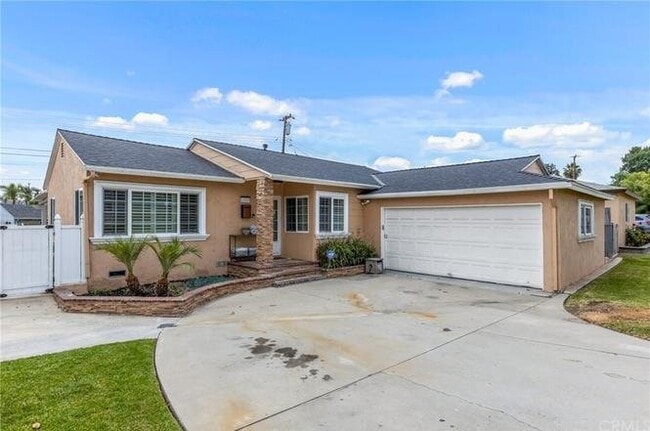 Building Photo - 12020 Springview Dr