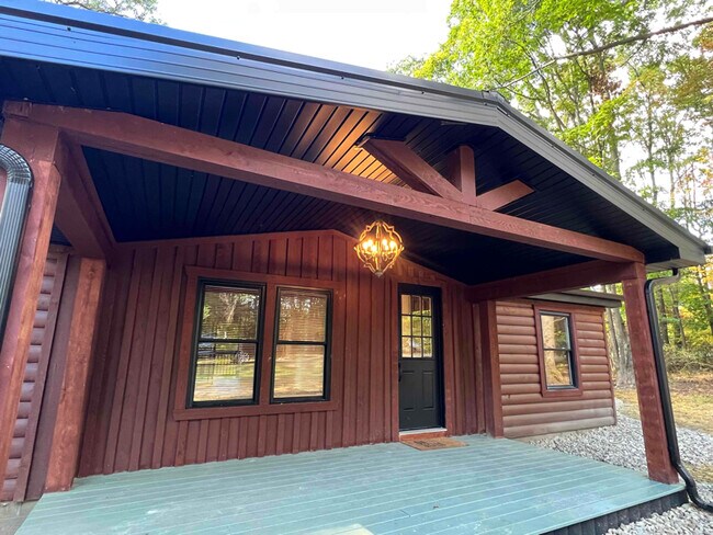 Foto del edificio - 116 Oak Grove Cir
