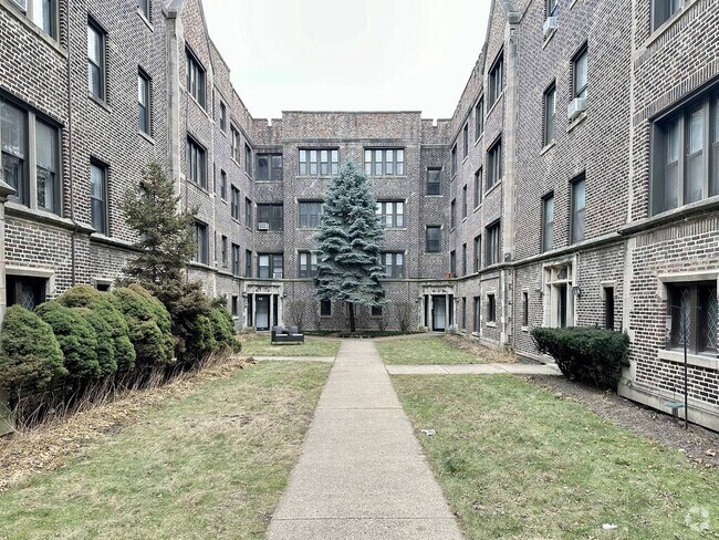 Building Photo - 1319 W Estes Ave