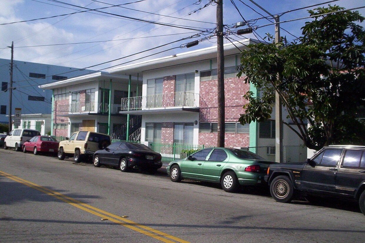 7730 - 7740 Dickens Ave - 7730-7740 Dickens Ave