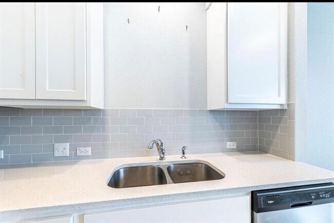 Foto del edificio - 2013 Arendale Dr