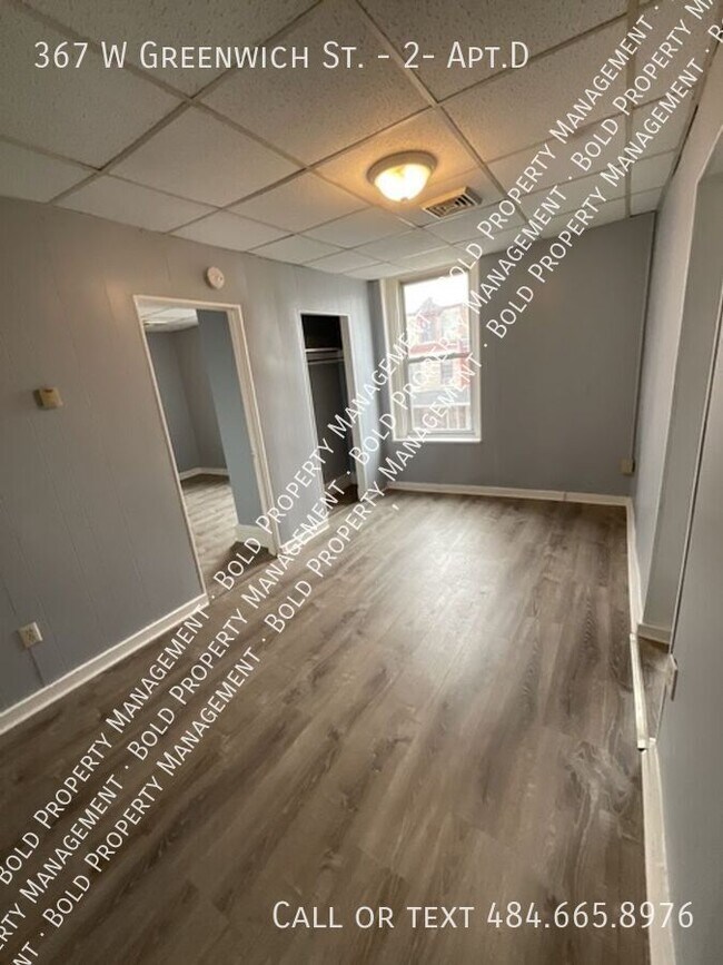 Foto del edificio - 367 W Greenwich St