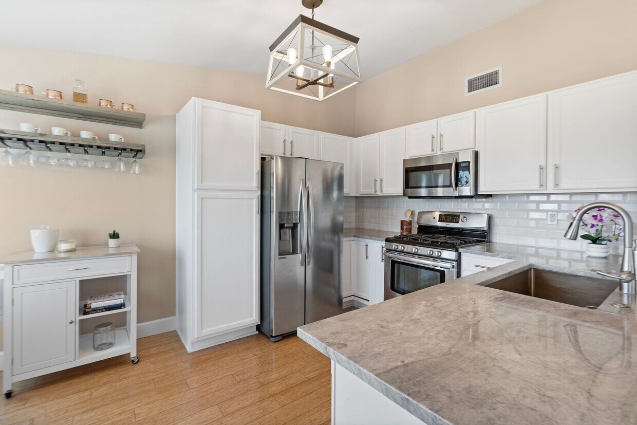 Best 2 Bed, 2 Bath Condo in Willow Ranch. - Best 2 Bed, 2 Bath Condo in Willow Ranch.