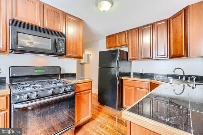 Foto del edificio - 1302 S Hanover St