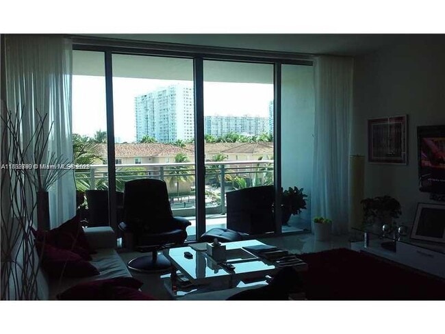 Foto del edificio - 2950 NE 188th St