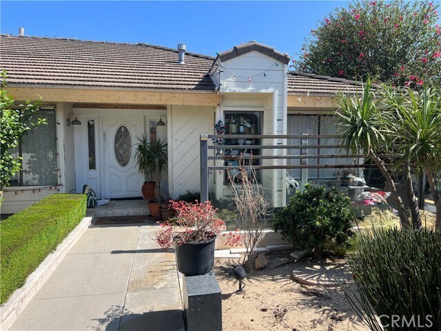 Building Photo - 9899 Debiois Ave