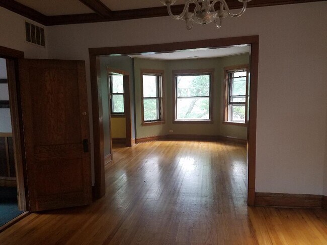 Foto del edificio - 2730 W Sunnyside Ave