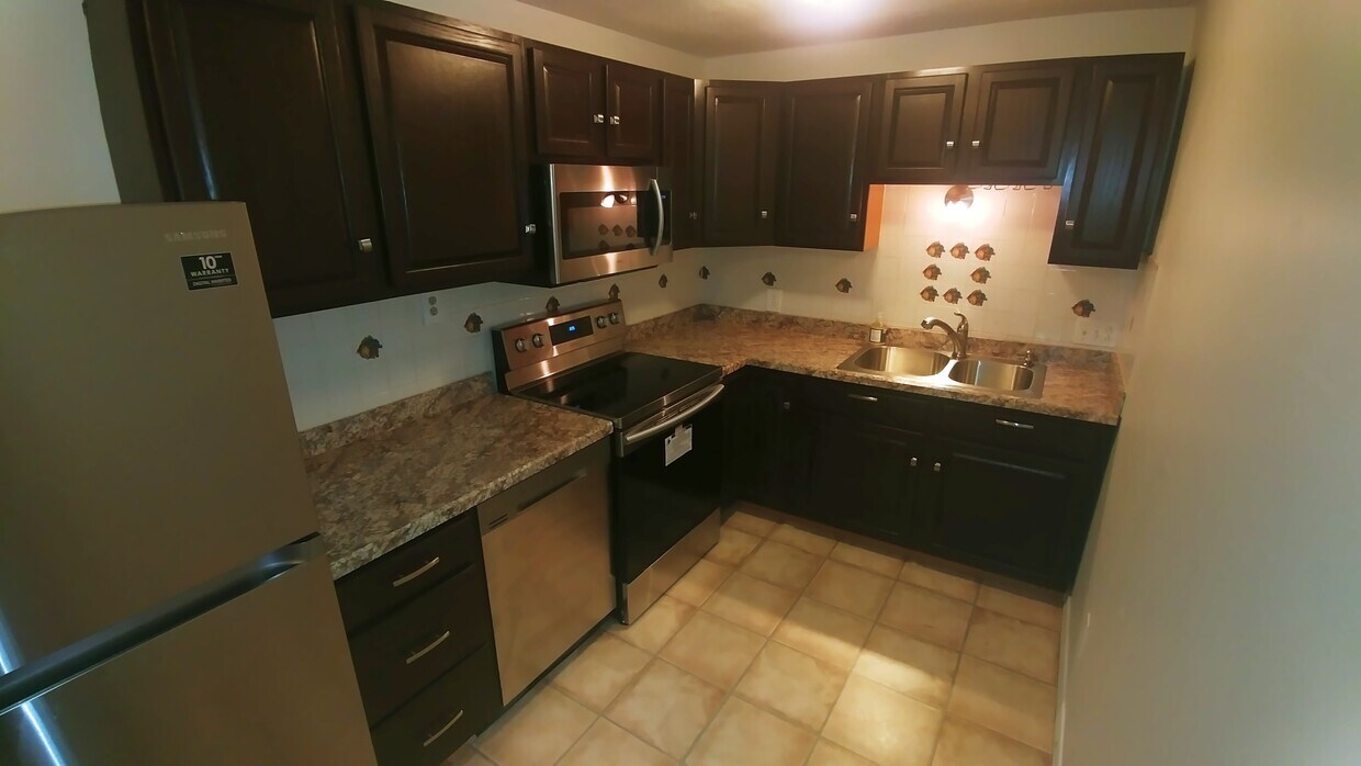 137 Winthrop St Unit 13B, Framingham, MA 01702 Condo for Rent in