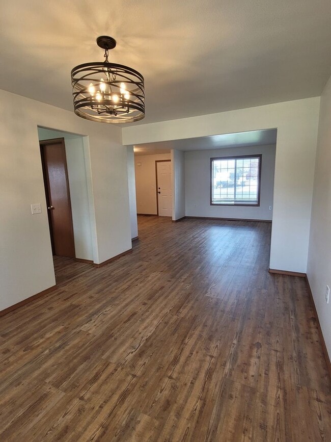 Building Photo - 1349 Greens Loop